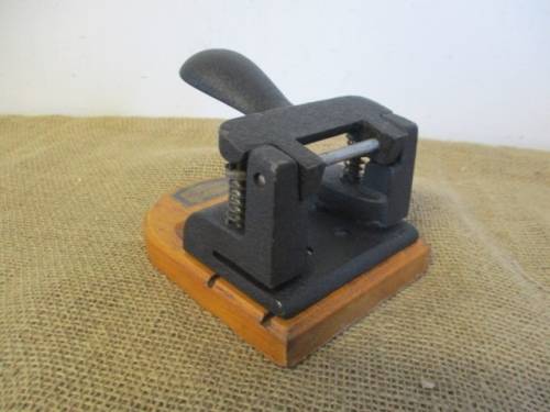 Beautiful Vintage Heavy Duty Solid Cast Iron `The Bullfinch` Paper Punch     1960`s     British Made