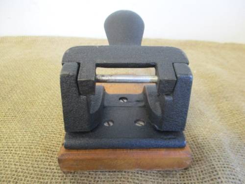 Beautiful Vintage Heavy Duty Solid Cast Iron `The Bullfinch` Paper Punch     1960`s     British Made