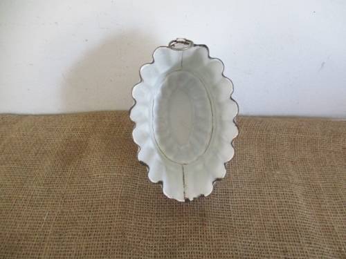 Beautiful Vintage Old Fashioned Enamel Jelly/Pudding Mould