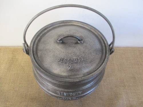 Very Neat And Robust Sizable BestDuty #2 Three Legged Solid Cast Iron Potjie Pot