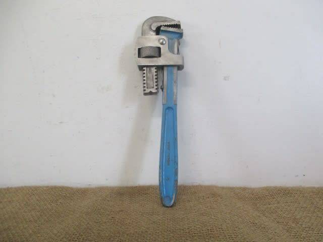 Nice Gedore 225/300 Adjustable Pipe Wrench     SA