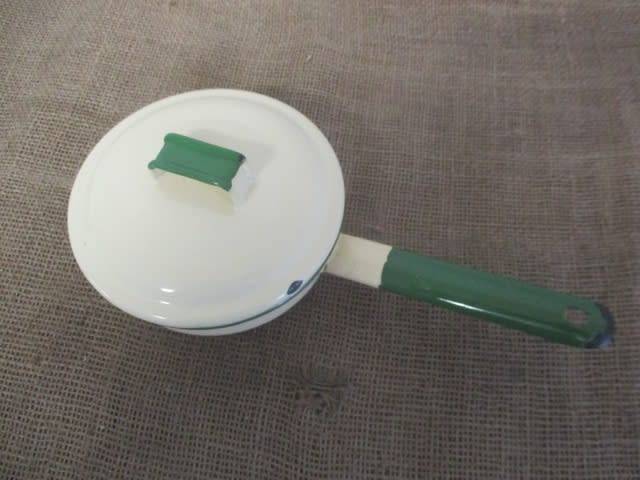 Smart Vintage Old Fashioned Enamel Lidded Frying Pan