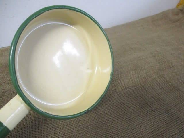 Smart Vintage Old Fashioned Enamel Lidded Frying Pan
