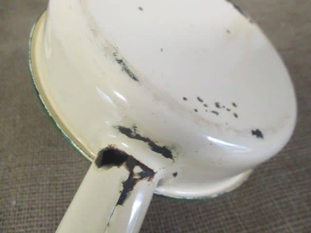 Smart Vintage Old Fashioned Enamel Lidded Frying Pan