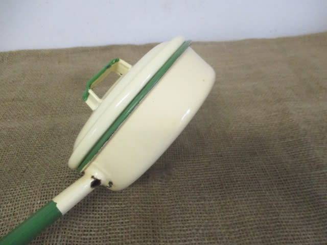Smart Vintage Old Fashioned Enamel Lidded Frying Pan