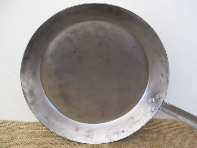 Beautiful Decent Large  Vintage Hendler's 30cm Steel Frying Pan