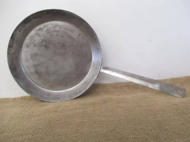 Beautiful Decent Large  Vintage Hendler's 30cm Steel Frying Pan