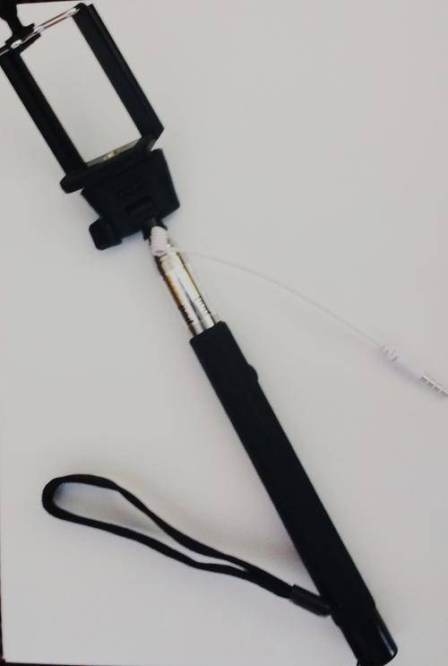 SELFIE STICK CABLE TAKE POLE