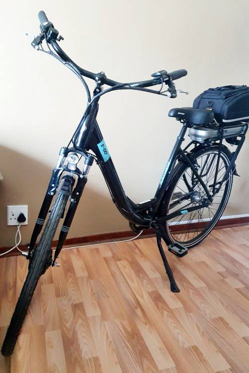 *MINT CONDITION* Avalanche e-go City E-Bike