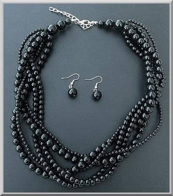 Stunning Black Pearl Necklace and Earring Set