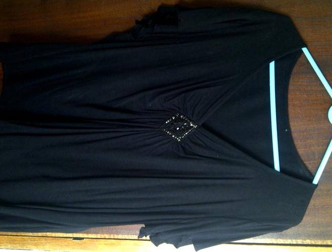DONNA CLAIRE Soft Flowy V-neck Cleavage Top - Size 20/44