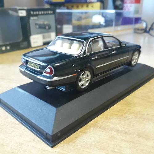 CORGI VANGUARDS  JAGUAR XJ6, 1/43, DIE-CAST, MINT IN BOX