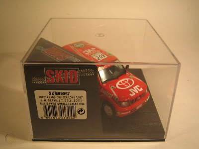 TOYOTA LAND CRUISER JVC #208 SERVIA PARIS DAKAR 1998 SKID SKM99067, 1:43, Die Cast, New in Box