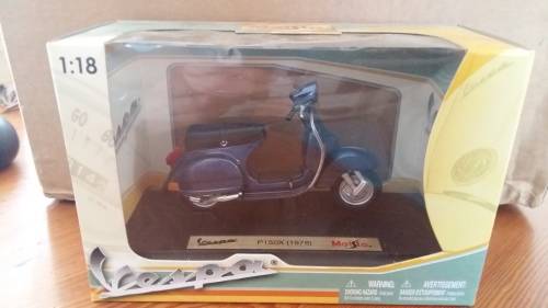 Vespa P150X 1978 - Blue - Maisto, Die Cast, 1:18, New in Box