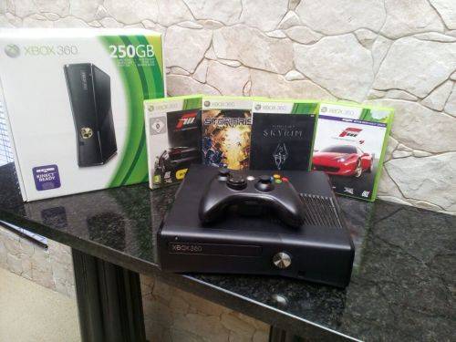 XBox 360 250GB Bundle - Brand New - Hardly Used