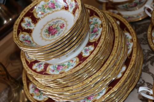 Royal Albert Lady Hamilton Dinner Service 36pc