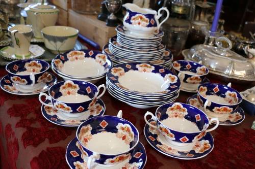 Royal Albert Heirloom Dinner Service (40 pc)