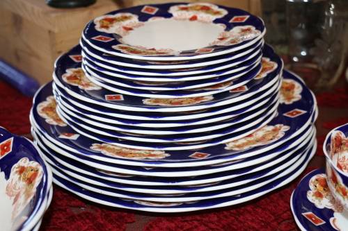 Royal Albert Heirloom Dinner Service (40 pc)