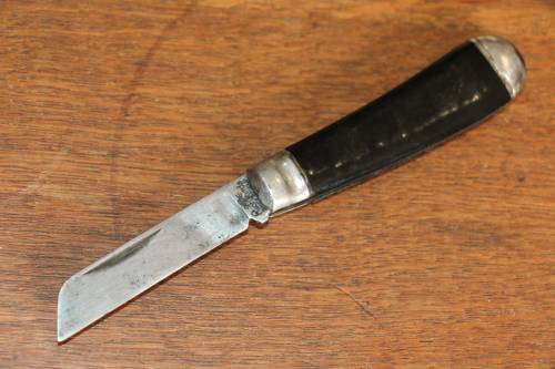 Beautiful Vintage "Richards" Sheffield Folding Knife
