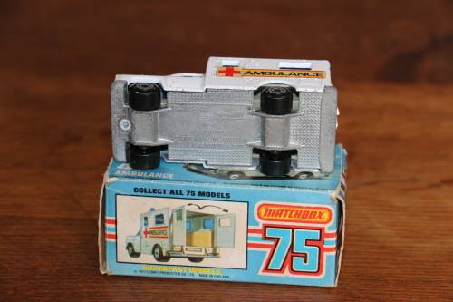 Lesney Matchbox Superfast Diecast Model - Ambulance 1977 No.41 In Box
