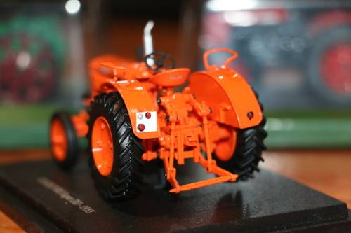 Hachette Diecast Tractor Models - Vindeuvre Super DD - 1955