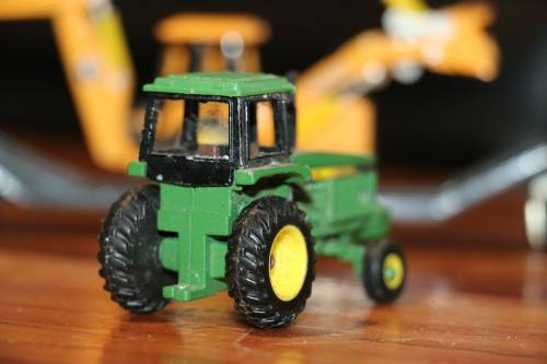 ERTL Diecast Tractor / Farm Model - John Deere Tractor