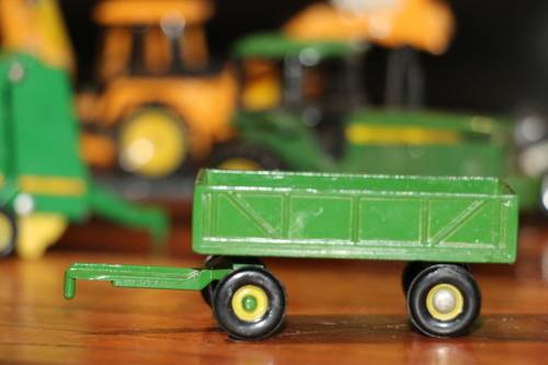 ERTL Diecast Tractor / Farm Model - John Deere Green Trailer