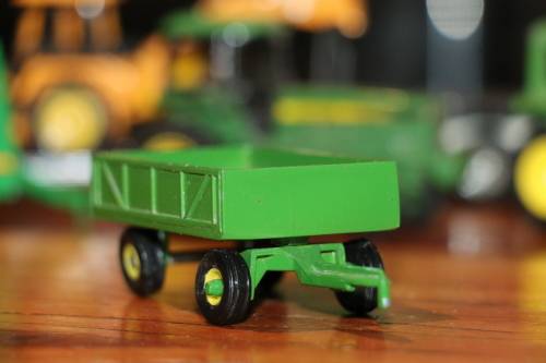 ERTL Diecast Tractor / Farm Model - John Deere Green Trailer