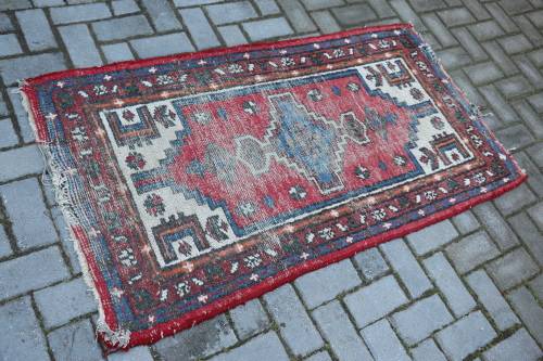 Beautiful Warn Persian Carpet 84 x 150 cm