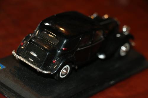 Collectors Die Cast Model - Citroen 11CV