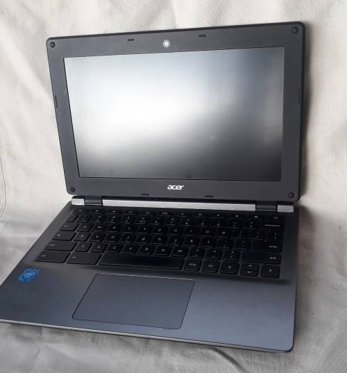 Acer Chromebook N2840 2gb RAM, 16GB Celeron Laptop