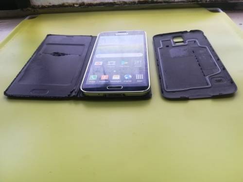 Samsung Galaxy S5 16gb (Black) in excellent condition