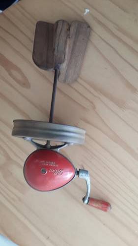 Blow butter churn mechanism