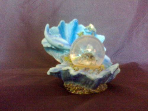 SNOW GLOBE DOLPHIN ORNAMENT
