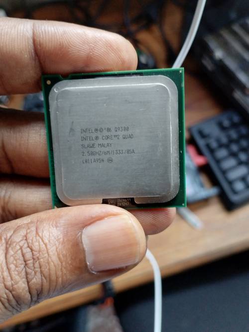 Intel Core 2 Quad 9300 CPU Processor