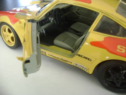 DI CAST METAL PORSCHE 911 CARERA 1993 - MADE IN ITALY