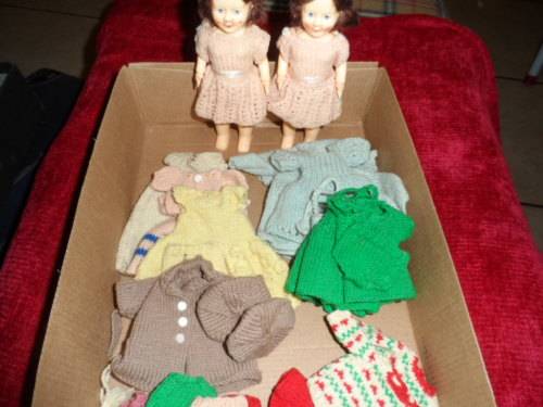 BEAUTIFUL ROSEBUD ENGLAND TWINS WITH MOHAIR HAIR AND BEAUTIFUL KNITTED  CLOTHING.