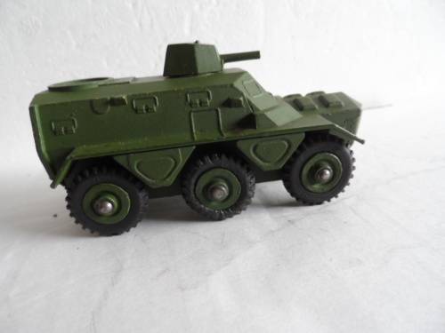 ORIGINAL DINKY 676 ARMOURED PERSONNEL CARRIER [M31]