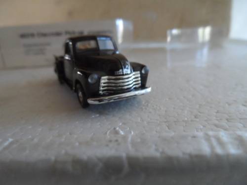 BUSCH HO CHEV PICKUP 'CARPENTERS' WITH COFFINS