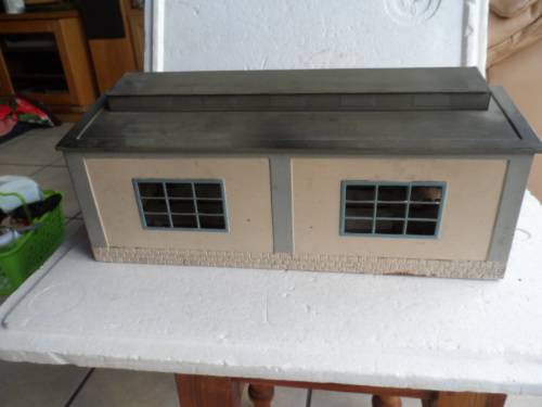 VINTAGE MARKLIN HO METAL TWO STALL ENGINE HOUSE