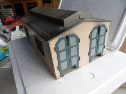 VINTAGE MARKLIN HO METAL TWO STALL ENGINE HOUSE