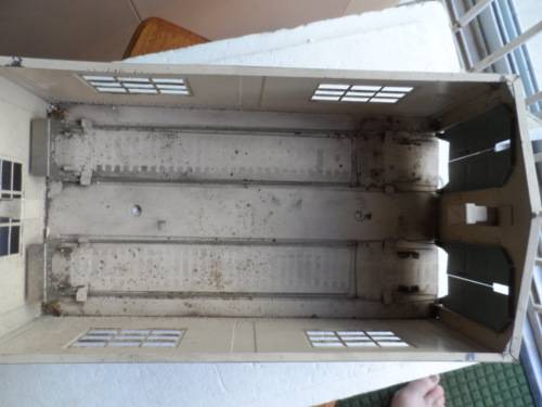 VINTAGE MARKLIN HO METAL TWO STALL ENGINE HOUSE