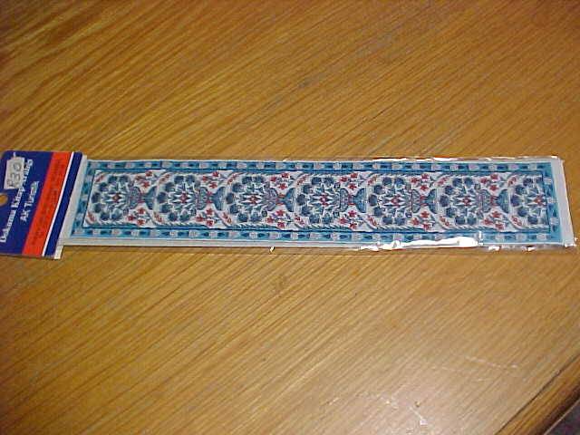 PASSAGE RUNNER,  1.12TH SCALE DOLLS HOUSE