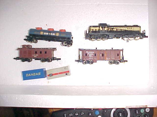 N Gauge rolling stock and loco