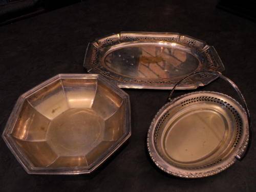 SILVER PLATED LOT OF THREE LARGE TRAY AND 2 DISHES