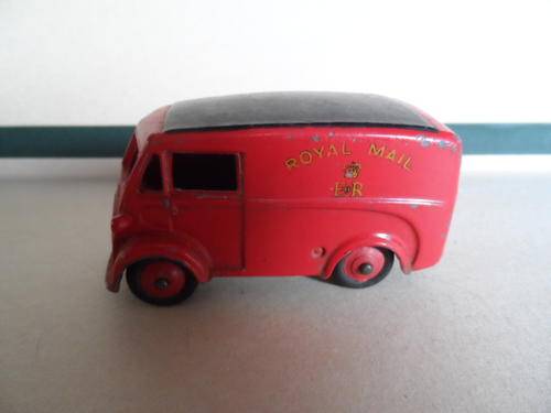 DINKY 280 ROYAL MAIL VAN