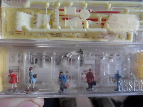N GAUGE PREISSER PASSENGERS AND ACCESSORIES