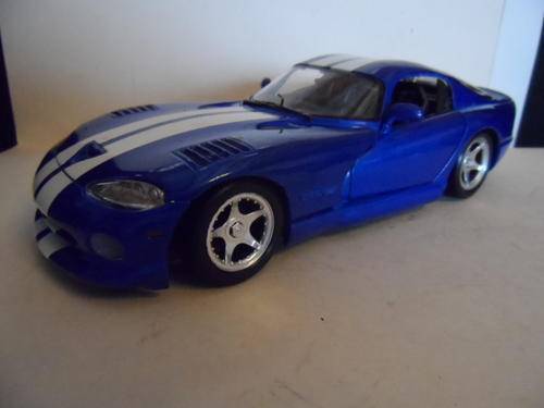 MAISTO DODGE VIPER GTS   1/18 SCALE