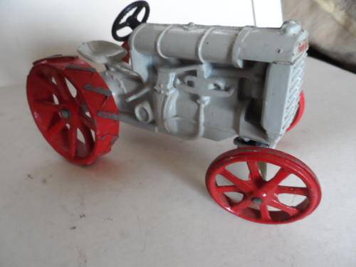 FORDSON TRACTOR, METAL WHEELS,  DIECAST MODEL 1/18?