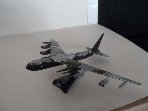 DIECAST  B 52 BOMBER 1/300 SCALE ,